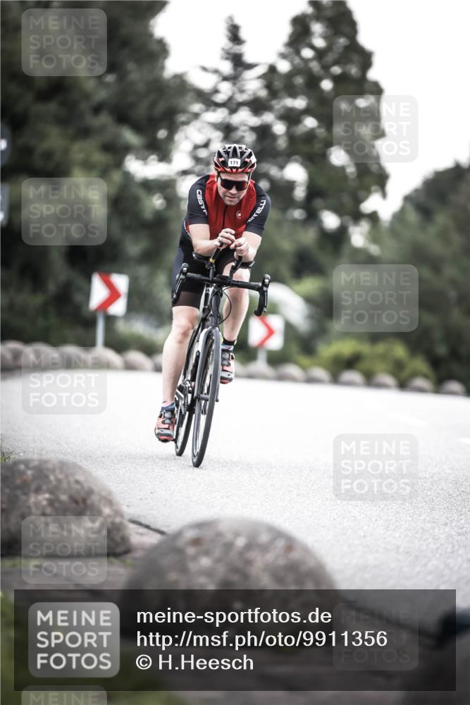 21.06.2026 - 29. Vierlanden-Triathlon H.Heesch http://msf.ph/oto/9911356 21.06.2026 09:40:40 Radfahren 64, 171 meine-sportfotos.de