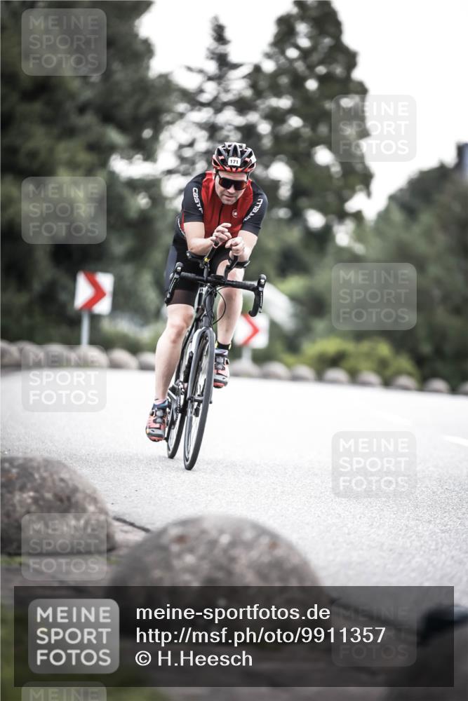 21.06.2026 - 29. Vierlanden-Triathlon H.Heesch http://msf.ph/oto/9911357 21.06.2026 09:40:40 Radfahren 64, 171 meine-sportfotos.de