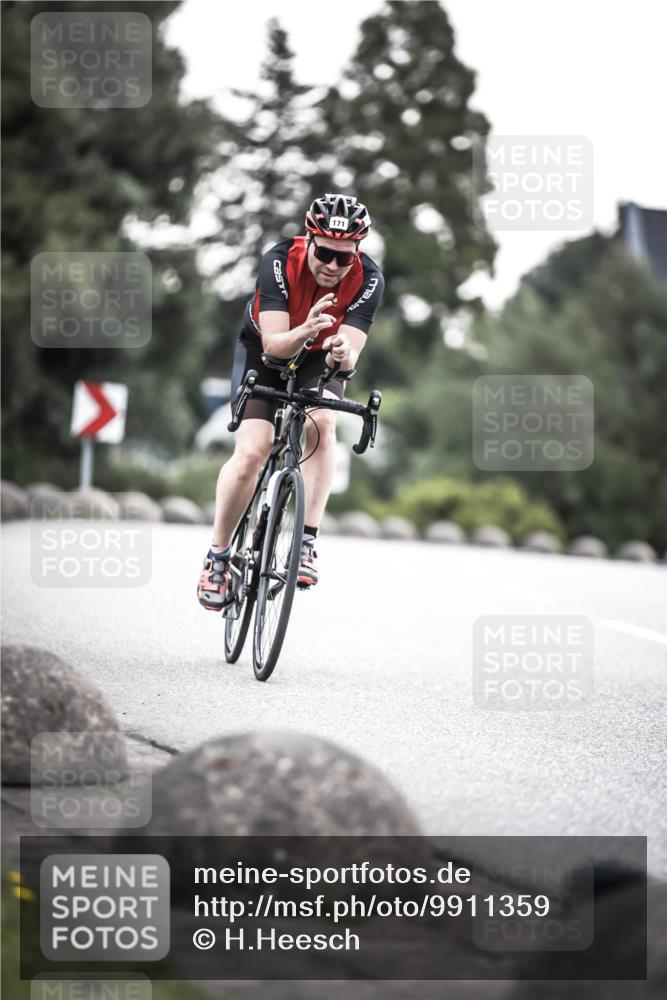 21.06.2026 - 29. Vierlanden-Triathlon H.Heesch http://msf.ph/oto/9911359 21.06.2026 09:40:40 Radfahren 64, 171 meine-sportfotos.de