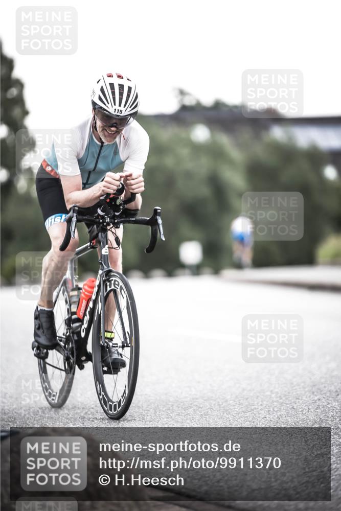 21.06.2026 - 29. Vierlanden-Triathlon H.Heesch http://msf.ph/oto/9911370 21.06.2026 09:40:50 Radfahren 36, 64, 115 meine-sportfotos.de