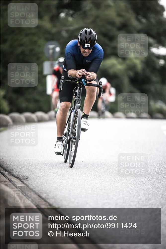 21.06.2026 - 29. Vierlanden-Triathlon H.Heesch http://msf.ph/oto/9911424 21.06.2026 09:41:41 Radfahren 41, 48, 146, 1353 meine-sportfotos.de