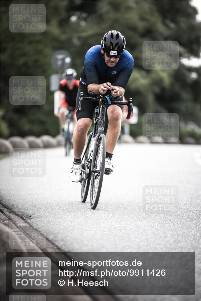 21.06.2026 - 29. Vierlanden-Triathlon H.Heesch http://msf.ph/oto/9911426 21.06.2026 09:41:41 Radfahren 41, 48, 146, 1353 meine-sportfotos.de