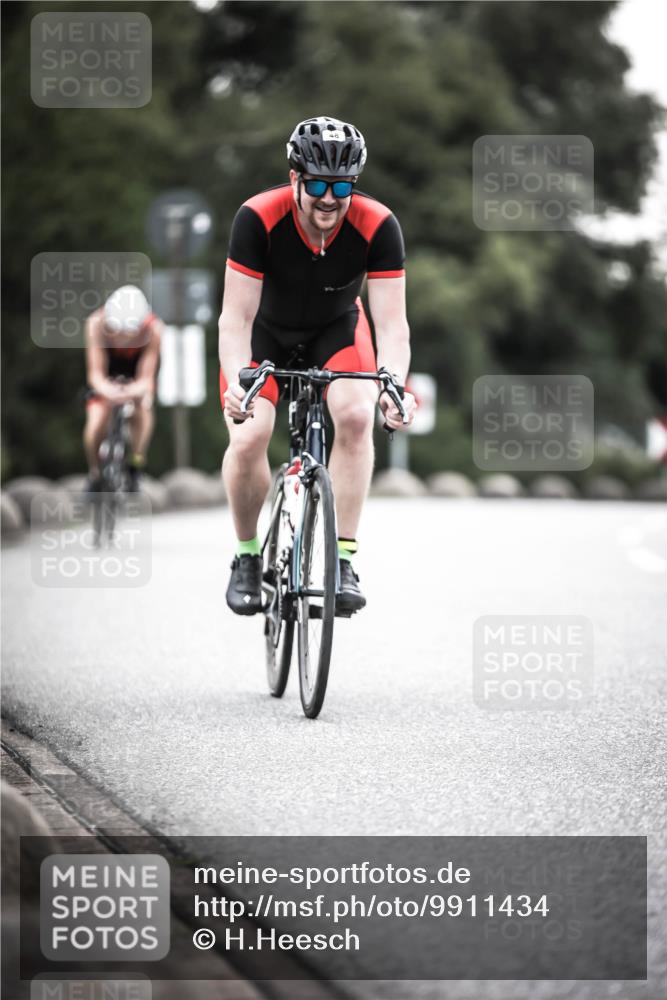 21.06.2026 - 29. Vierlanden-Triathlon H.Heesch http://msf.ph/oto/9911434 21.06.2026 09:41:43 Radfahren 15, 41, 48, 89, 146, 1353 meine-sportfotos.de