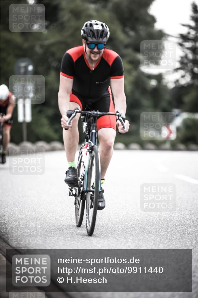 21.06.2026 - 29. Vierlanden-Triathlon H.Heesch http://msf.ph/oto/9911440 21.06.2026 09:41:43 Radfahren 15, 41, 48, 89, 146, 1353 meine-sportfotos.de