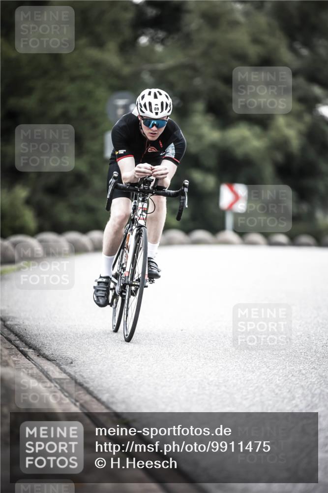 21.06.2026 - 29. Vierlanden-Triathlon H.Heesch http://msf.ph/oto/9911475 21.06.2026 09:41:50 Radfahren 15, 89 meine-sportfotos.de
