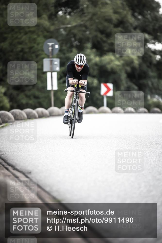 21.06.2026 - 29. Vierlanden-Triathlon H.Heesch http://msf.ph/oto/9911490 21.06.2026 09:42:02 Radfahren 191, 244, 1354 meine-sportfotos.de