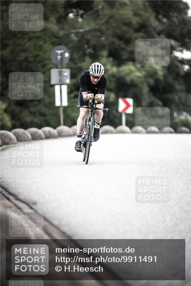 21.06.2026 - 29. Vierlanden-Triathlon H.Heesch http://msf.ph/oto/9911491 21.06.2026 09:42:02 Radfahren 191, 244, 1354 meine-sportfotos.de