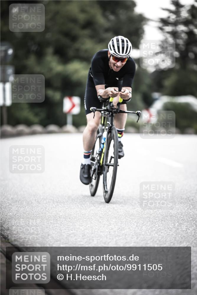 21.06.2026 - 29. Vierlanden-Triathlon H.Heesch http://msf.ph/oto/9911505 21.06.2026 09:42:03 Radfahren 191, 244, 1354 meine-sportfotos.de