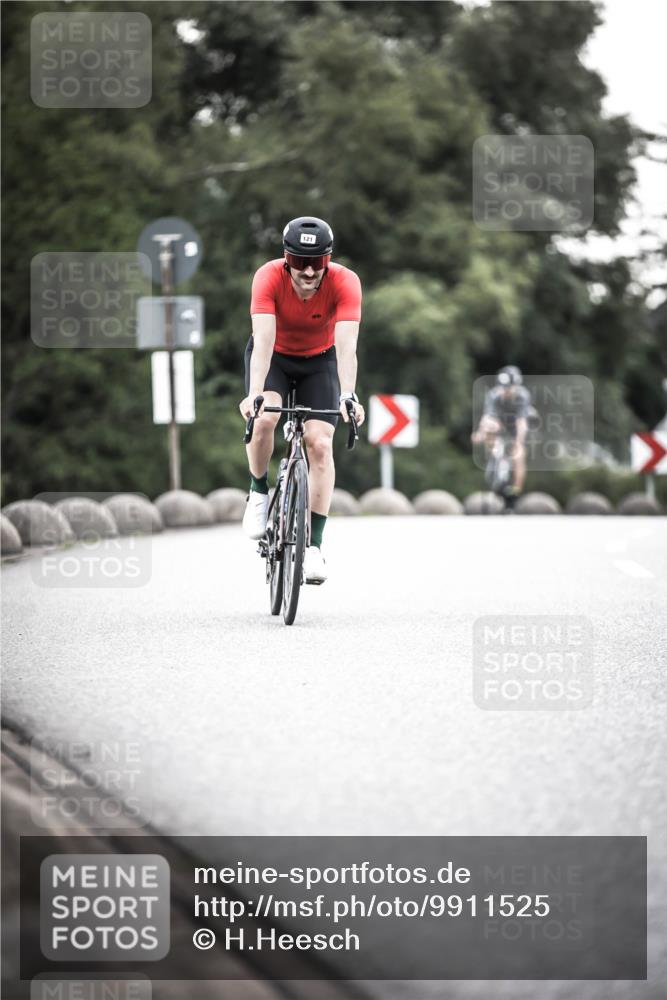 21.06.2026 - 29. Vierlanden-Triathlon H.Heesch http://msf.ph/oto/9911525 21.06.2026 09:42:40 Radfahren 71, 81, 121, 231 meine-sportfotos.de