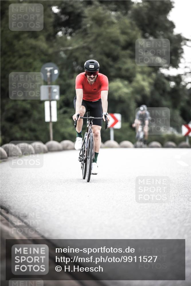 21.06.2026 - 29. Vierlanden-Triathlon H.Heesch http://msf.ph/oto/9911527 21.06.2026 09:42:40 Radfahren 71, 81, 121, 231 meine-sportfotos.de