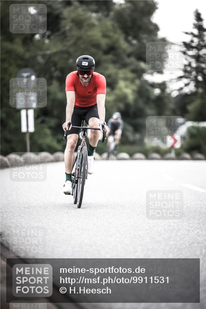 21.06.2026 - 29. Vierlanden-Triathlon H.Heesch http://msf.ph/oto/9911531 21.06.2026 09:42:41 Radfahren 71, 81, 121, 231 meine-sportfotos.de