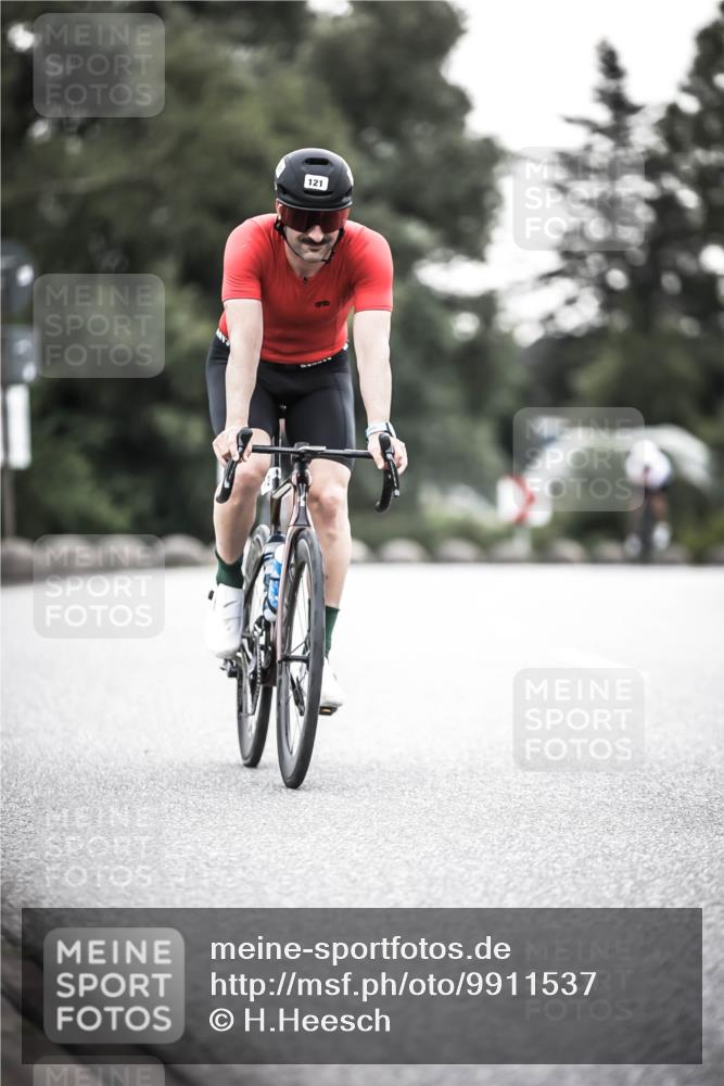21.06.2026 - 29. Vierlanden-Triathlon H.Heesch http://msf.ph/oto/9911537 21.06.2026 09:42:41 Radfahren 71, 81, 121, 231 meine-sportfotos.de