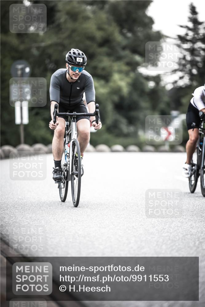 21.06.2026 - 29. Vierlanden-Triathlon H.Heesch http://msf.ph/oto/9911553 21.06.2026 09:42:45 Radfahren 71, 81, 231 meine-sportfotos.de