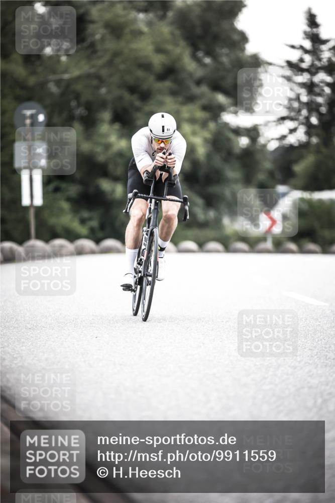 21.06.2026 - 29. Vierlanden-Triathlon H.Heesch http://msf.ph/oto/9911559 21.06.2026 09:42:47 Radfahren 71, 81, 231 meine-sportfotos.de