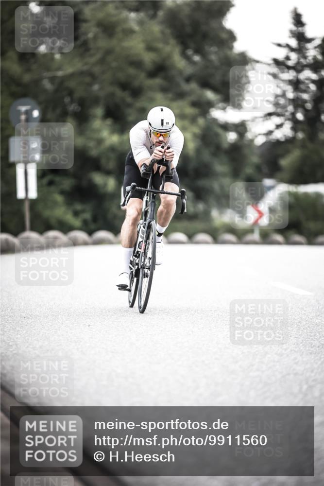 21.06.2026 - 29. Vierlanden-Triathlon H.Heesch http://msf.ph/oto/9911560 21.06.2026 09:42:47 Radfahren 71, 81, 231 meine-sportfotos.de