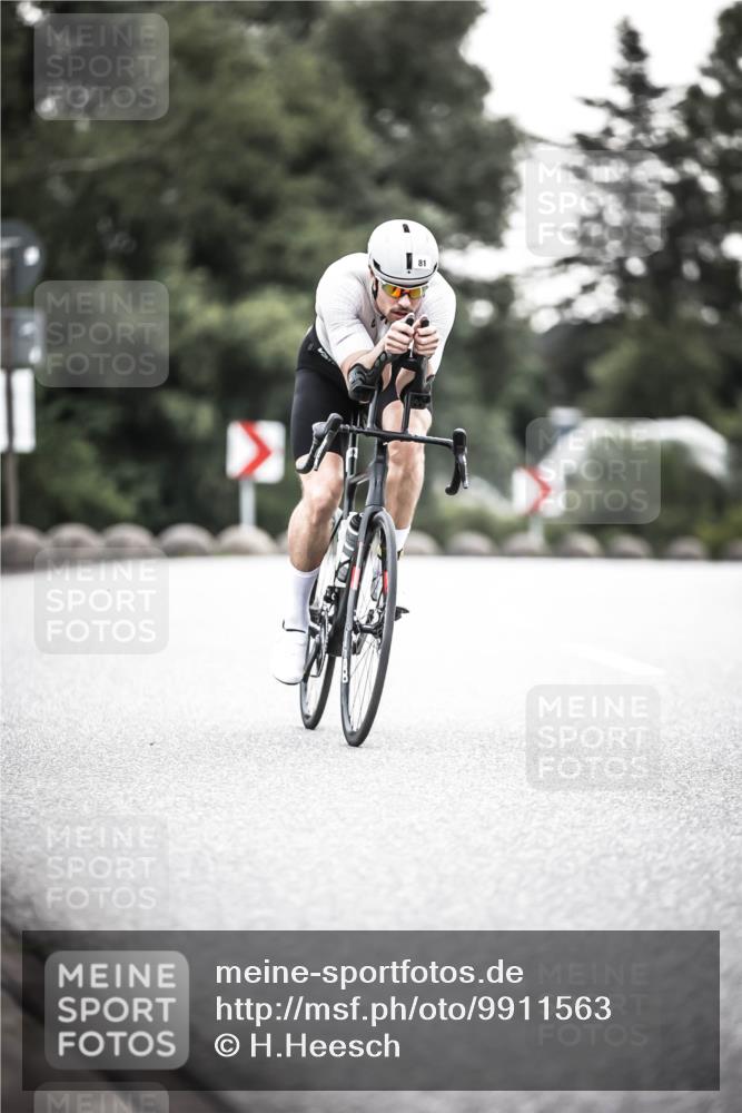 21.06.2026 - 29. Vierlanden-Triathlon H.Heesch http://msf.ph/oto/9911563 21.06.2026 09:42:47 Radfahren 71, 81, 231 meine-sportfotos.de