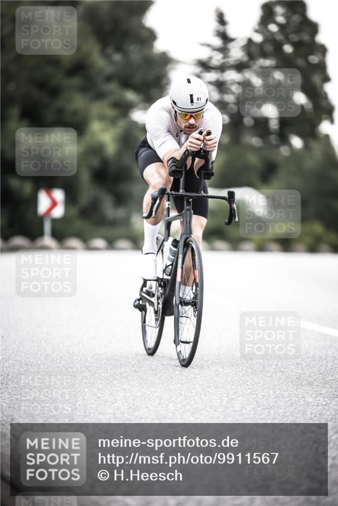 21.06.2026 - 29. Vierlanden-Triathlon H.Heesch http://msf.ph/oto/9911567 21.06.2026 09:42:48 Radfahren 71, 81, 231 meine-sportfotos.de