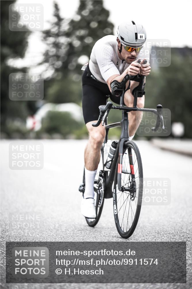 21.06.2026 - 29. Vierlanden-Triathlon H.Heesch http://msf.ph/oto/9911574 21.06.2026 09:42:48 Radfahren 71, 81, 231 meine-sportfotos.de