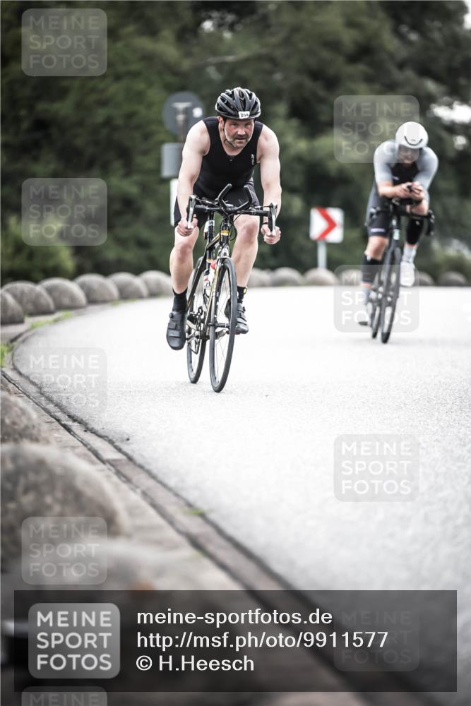 21.06.2026 - 29. Vierlanden-Triathlon H.Heesch http://msf.ph/oto/9911577 21.06.2026 09:43:02 Radfahren 9, 204, 242 meine-sportfotos.de