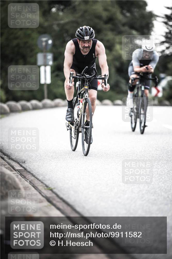 21.06.2026 - 29. Vierlanden-Triathlon H.Heesch http://msf.ph/oto/9911582 21.06.2026 09:43:02 Radfahren 9, 204, 242 meine-sportfotos.de