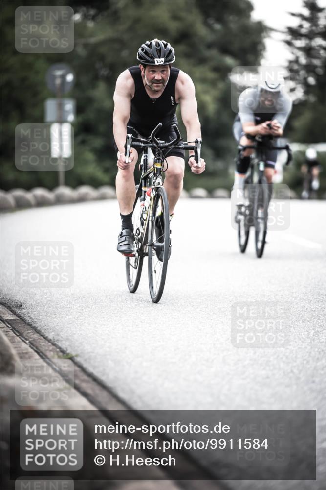 21.06.2026 - 29. Vierlanden-Triathlon H.Heesch http://msf.ph/oto/9911584 21.06.2026 09:43:03 Radfahren 9, 204, 242 meine-sportfotos.de