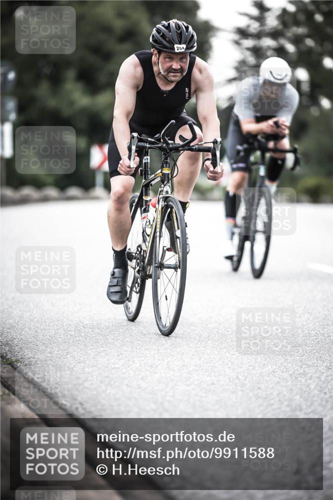 21.06.2026 - 29. Vierlanden-Triathlon H.Heesch http://msf.ph/oto/9911588 21.06.2026 09:43:03 Radfahren 9, 204, 242 meine-sportfotos.de