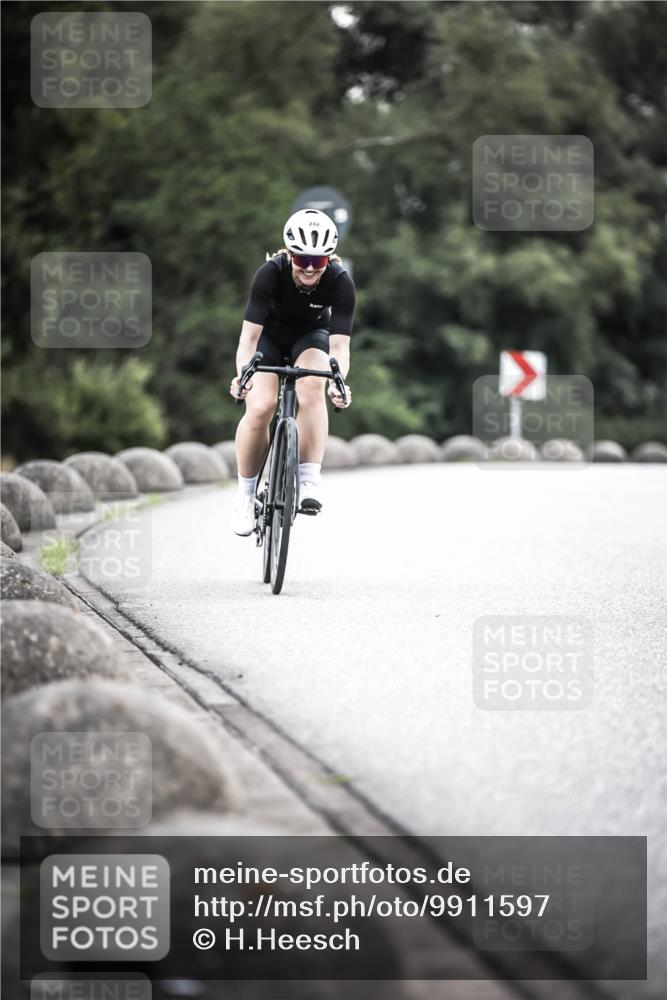 21.06.2026 - 29. Vierlanden-Triathlon H.Heesch http://msf.ph/oto/9911597 21.06.2026 09:43:08 Radfahren 242 meine-sportfotos.de