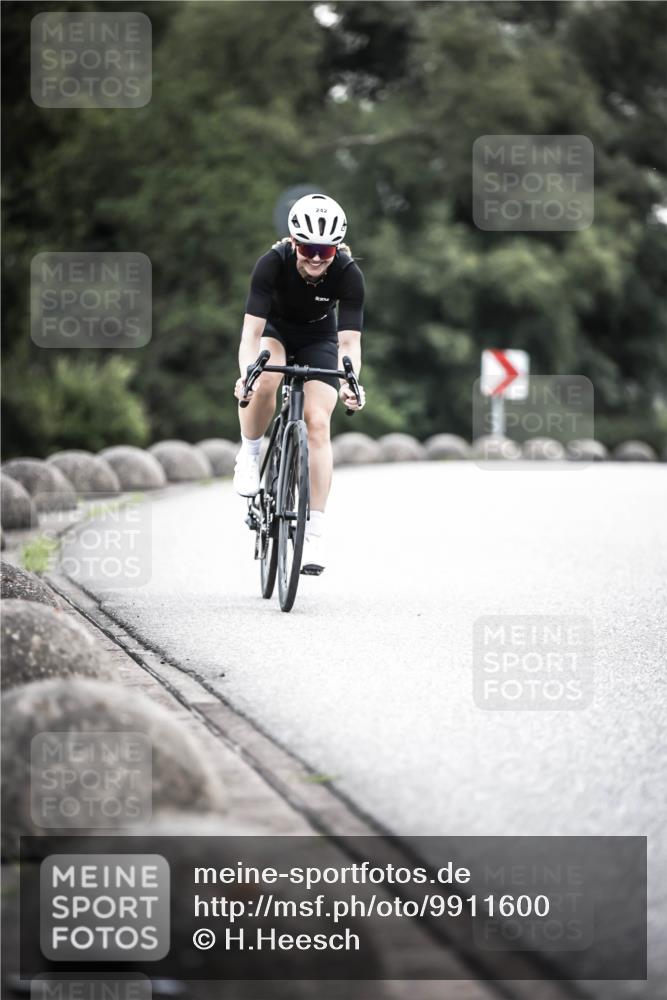 21.06.2026 - 29. Vierlanden-Triathlon H.Heesch http://msf.ph/oto/9911600 21.06.2026 09:43:09 Radfahren 242 meine-sportfotos.de