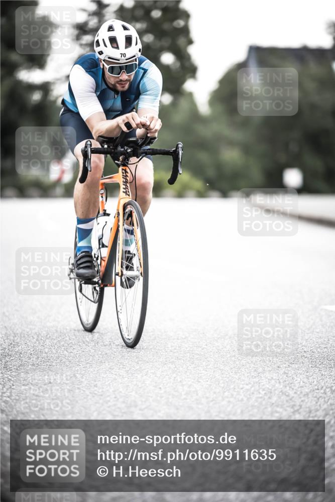 21.06.2026 - 29. Vierlanden-Triathlon H.Heesch http://msf.ph/oto/9911635 21.06.2026 09:43:18 Radfahren 70 meine-sportfotos.de