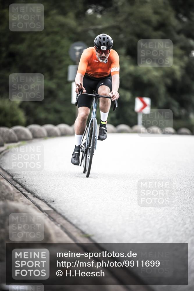 21.06.2026 - 29. Vierlanden-Triathlon H.Heesch http://msf.ph/oto/9911699 21.06.2026 09:44:11 Radfahren 76, 283, 299 meine-sportfotos.de