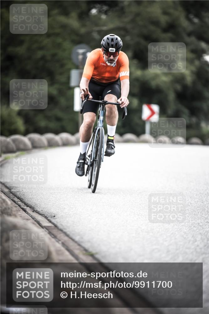 21.06.2026 - 29. Vierlanden-Triathlon H.Heesch http://msf.ph/oto/9911700 21.06.2026 09:44:11 Radfahren 76, 283, 299 meine-sportfotos.de