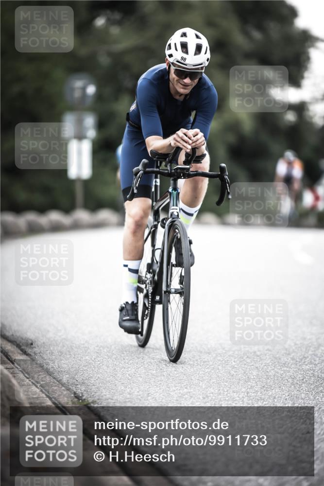 21.06.2026 - 29. Vierlanden-Triathlon H.Heesch http://msf.ph/oto/9911733 21.06.2026 09:44:33 Radfahren 16, 63, 94, 98, 107, 120, 183, 302 meine-sportfotos.de