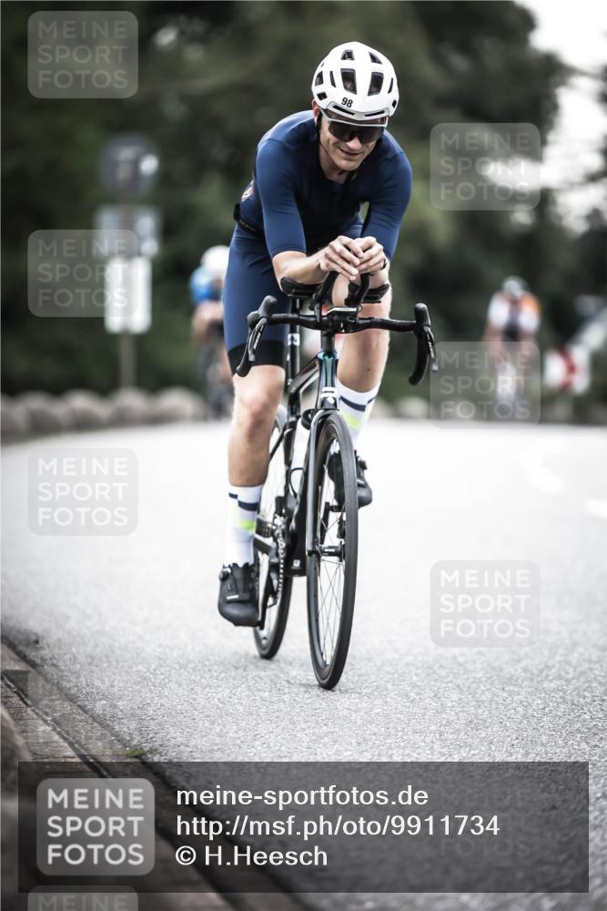 21.06.2026 - 29. Vierlanden-Triathlon H.Heesch http://msf.ph/oto/9911734 21.06.2026 09:44:33 Radfahren 16, 63, 94, 98, 107, 120, 183, 302 meine-sportfotos.de
