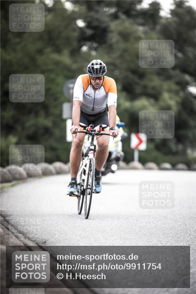 21.06.2026 - 29. Vierlanden-Triathlon H.Heesch http://msf.ph/oto/9911754 21.06.2026 09:44:38 Radfahren 16, 77, 94, 107, 120, 132 meine-sportfotos.de