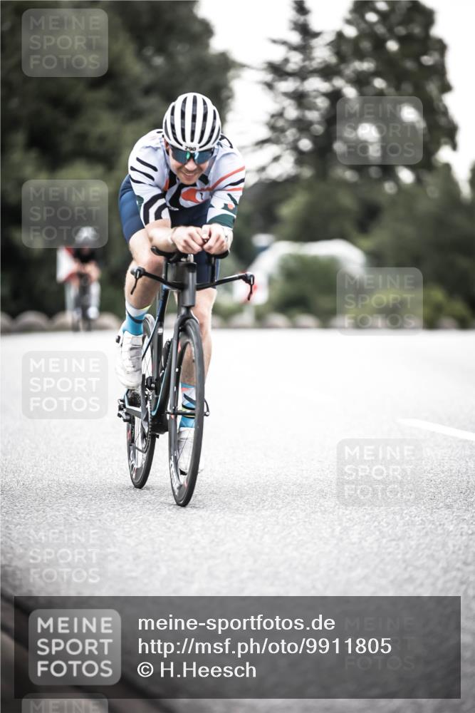 21.06.2026 - 29. Vierlanden-Triathlon H.Heesch http://msf.ph/oto/9911805 21.06.2026 09:45:18 Radfahren 79, 200, 261, 268, 290 meine-sportfotos.de