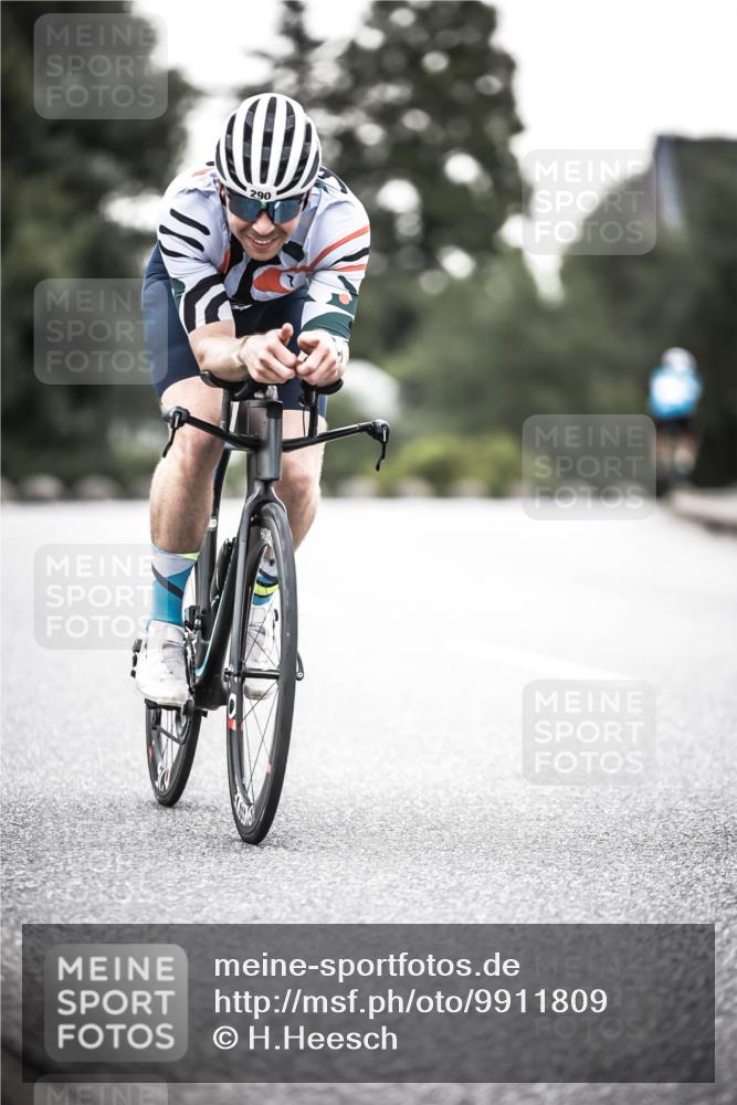 21.06.2026 - 29. Vierlanden-Triathlon H.Heesch http://msf.ph/oto/9911809 21.06.2026 09:45:18 Radfahren 79, 200, 261, 268, 290 meine-sportfotos.de