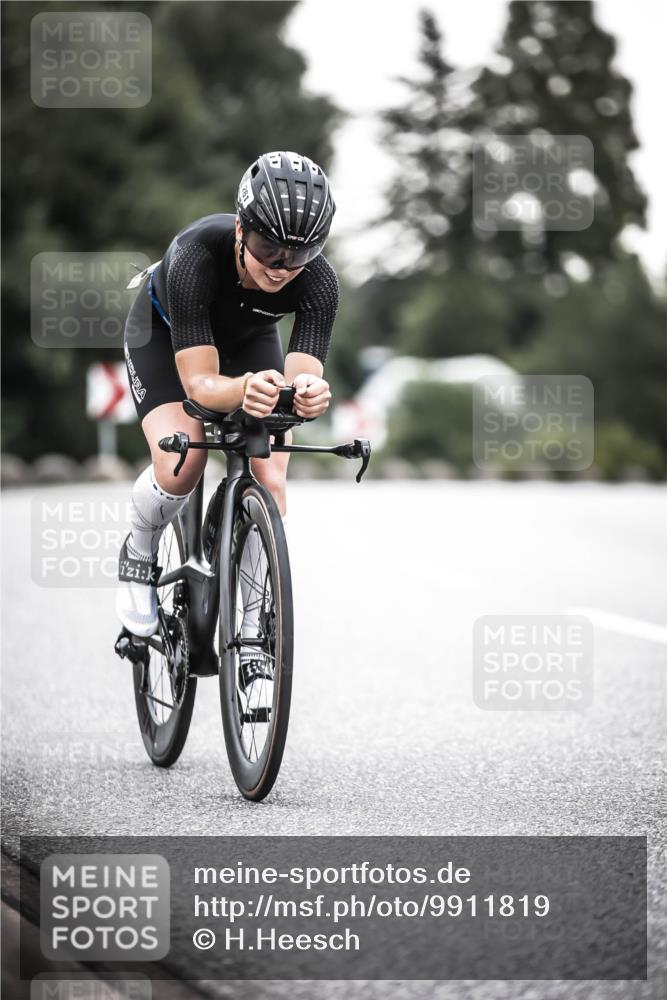21.06.2026 - 29. Vierlanden-Triathlon H.Heesch http://msf.ph/oto/9911819 21.06.2026 09:45:22 Radfahren 79, 261, 268 meine-sportfotos.de
