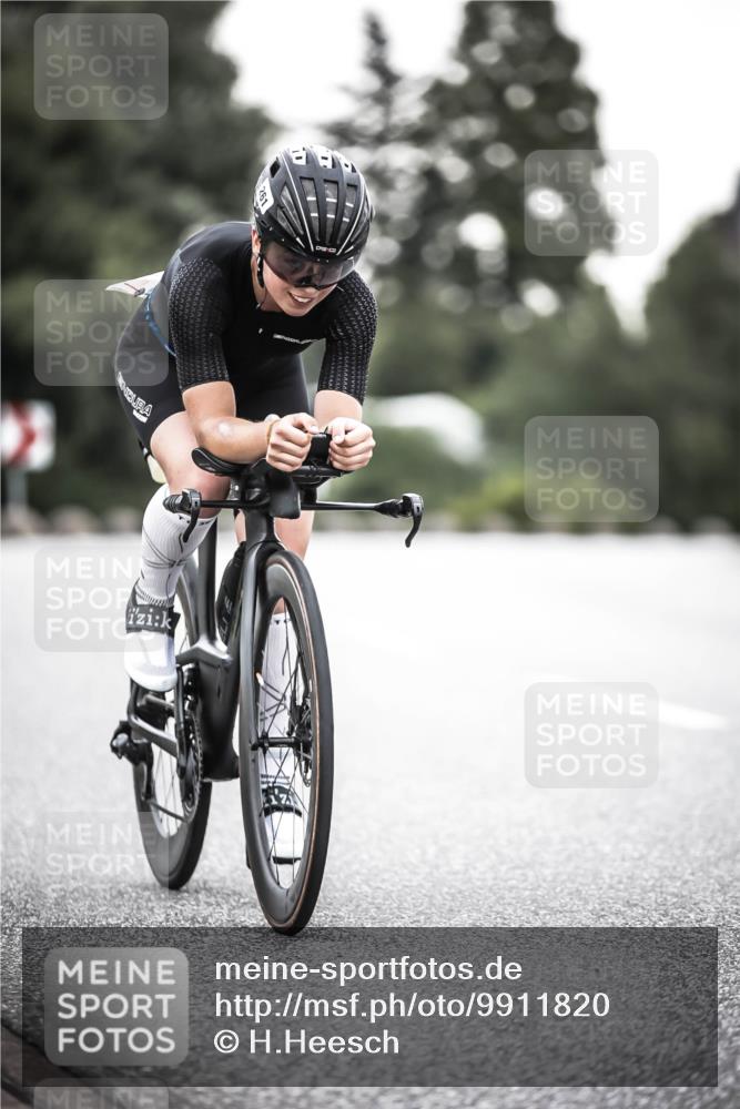 21.06.2026 - 29. Vierlanden-Triathlon H.Heesch http://msf.ph/oto/9911820 21.06.2026 09:45:22 Radfahren 79, 261, 268 meine-sportfotos.de