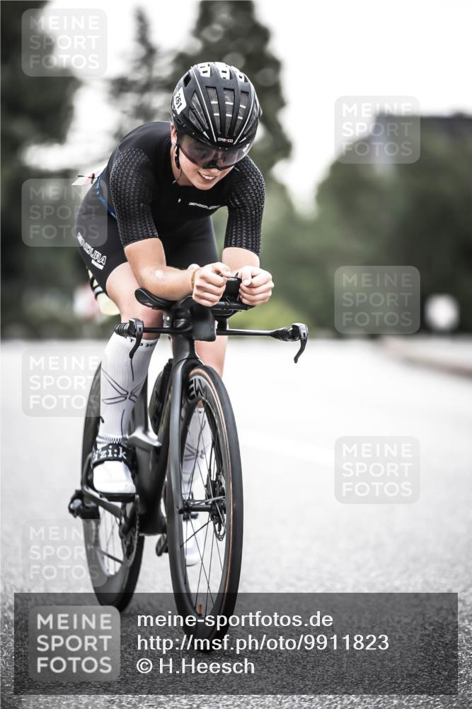 21.06.2026 - 29. Vierlanden-Triathlon H.Heesch http://msf.ph/oto/9911823 21.06.2026 09:45:22 Radfahren 79, 261, 268 meine-sportfotos.de