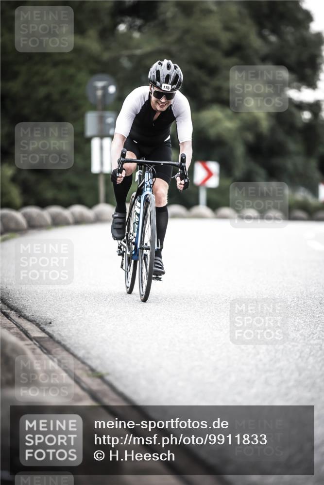 21.06.2026 - 29. Vierlanden-Triathlon H.Heesch http://msf.ph/oto/9911833 21.06.2026 09:45:37 Radfahren 20, 176, 226 meine-sportfotos.de