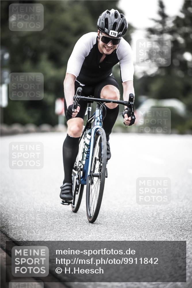 21.06.2026 - 29. Vierlanden-Triathlon H.Heesch http://msf.ph/oto/9911842 21.06.2026 09:45:38 Radfahren 20, 176, 226 meine-sportfotos.de