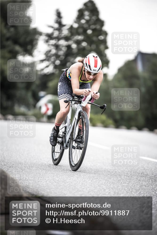 21.06.2026 - 29. Vierlanden-Triathlon H.Heesch http://msf.ph/oto/9911887 21.06.2026 09:46:51 Radfahren 140, 240, 241 meine-sportfotos.de