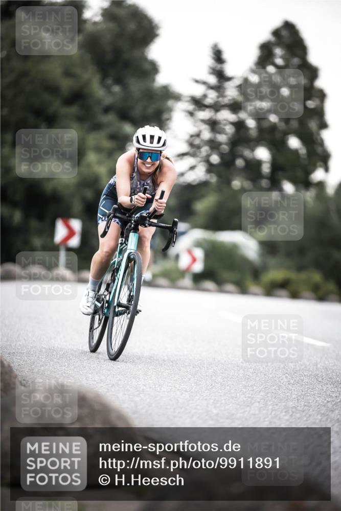 21.06.2026 - 29. Vierlanden-Triathlon H.Heesch http://msf.ph/oto/9911891 21.06.2026 09:46:53 Radfahren 140, 240, 241 meine-sportfotos.de