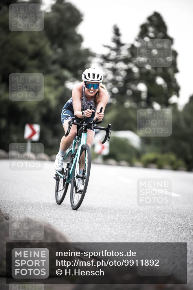 21.06.2026 - 29. Vierlanden-Triathlon H.Heesch http://msf.ph/oto/9911892 21.06.2026 09:46:53 Radfahren 140, 240, 241 meine-sportfotos.de