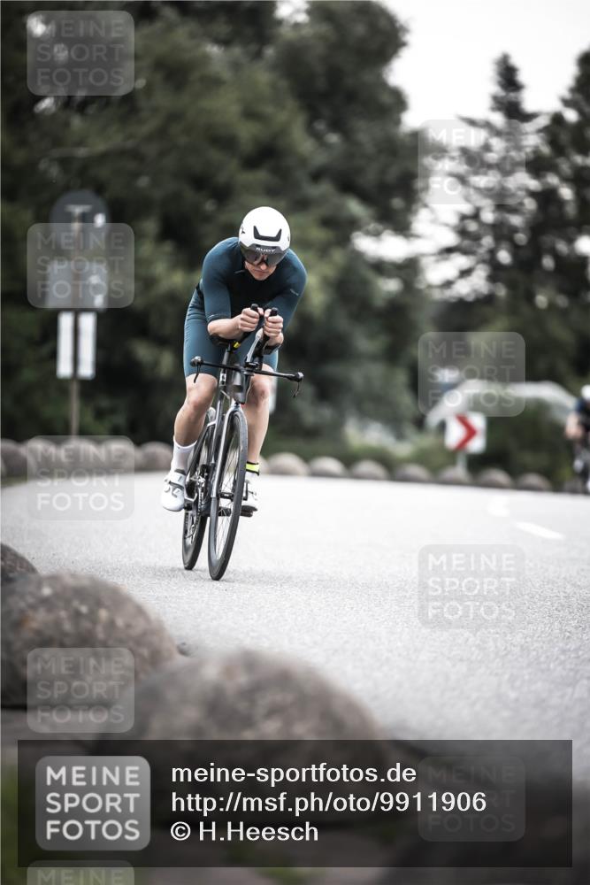 21.06.2026 - 29. Vierlanden-Triathlon H.Heesch http://msf.ph/oto/9911906 21.06.2026 09:46:57 Radfahren 140, 172, 240 meine-sportfotos.de