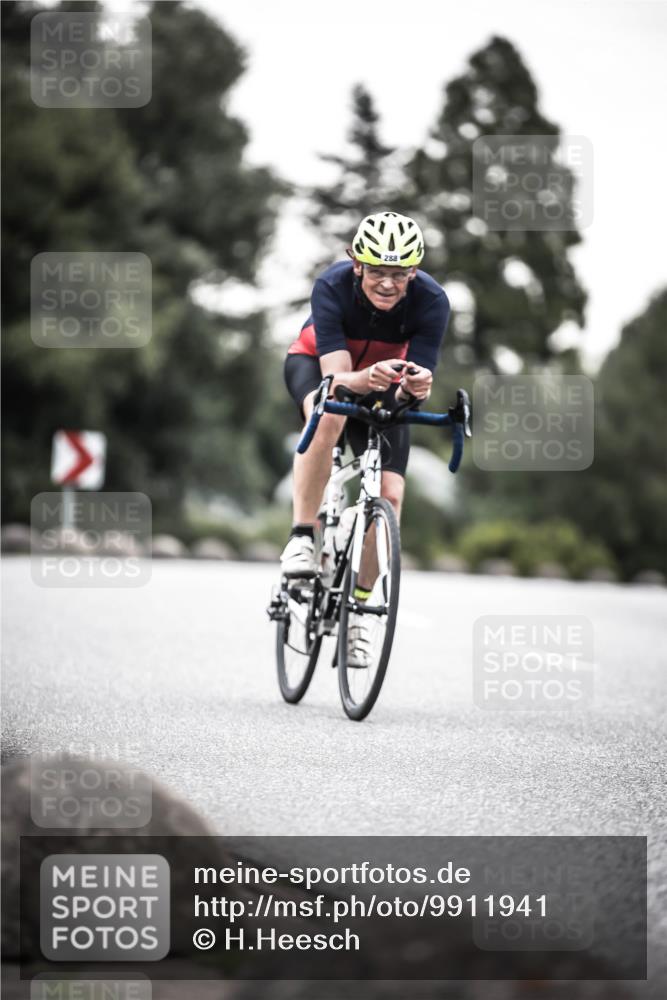 21.06.2026 - 29. Vierlanden-Triathlon H.Heesch http://msf.ph/oto/9911941 21.06.2026 09:47:05 Radfahren 148, 172, 288 meine-sportfotos.de