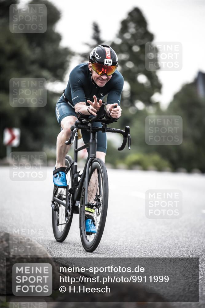 21.06.2026 - 29. Vierlanden-Triathlon H.Heesch http://msf.ph/oto/9911999 21.06.2026 09:48:49 Radfahren 138, 207, 247 meine-sportfotos.de