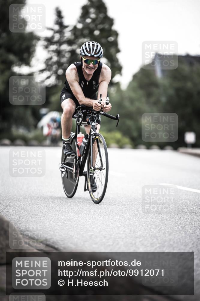 21.06.2026 - 29. Vierlanden-Triathlon H.Heesch http://msf.ph/oto/9912071 21.06.2026 09:49:27 Radfahren 116, 213, 298 meine-sportfotos.de