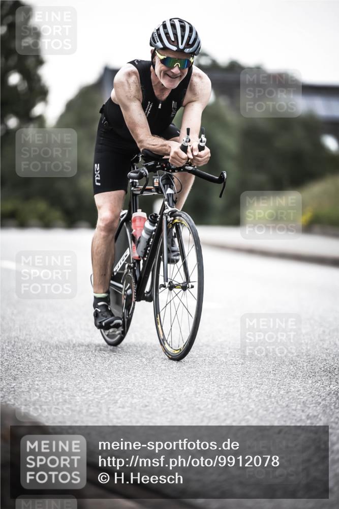 21.06.2026 - 29. Vierlanden-Triathlon H.Heesch http://msf.ph/oto/9912078 21.06.2026 09:49:28 Radfahren 116, 213, 298 meine-sportfotos.de