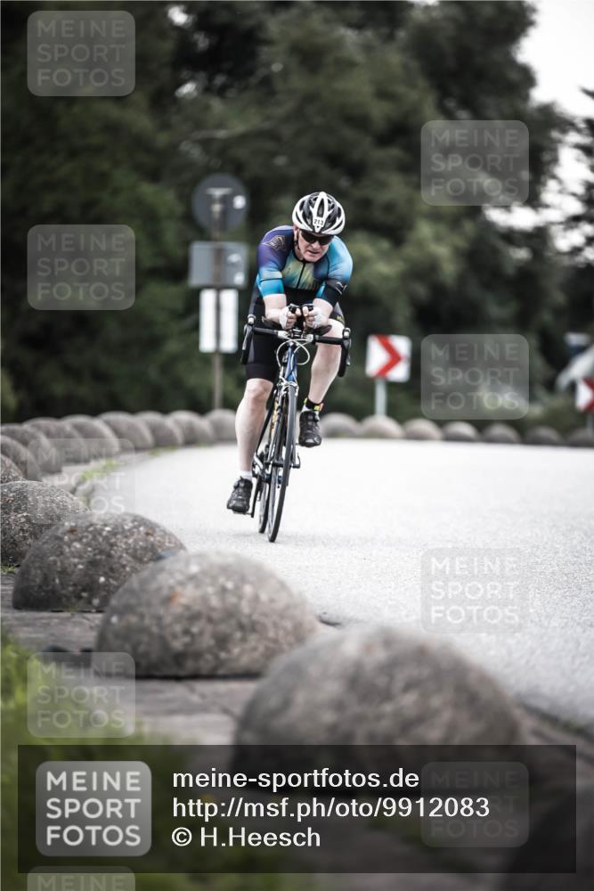 21.06.2026 - 29. Vierlanden-Triathlon H.Heesch http://msf.ph/oto/9912083 21.06.2026 09:49:33 Radfahren 213, 298 meine-sportfotos.de